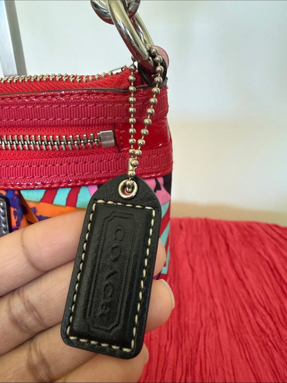 Coach poppy Red and Pink Graphic Shoulder Bag with Silver Plate - Picture 4 of 16